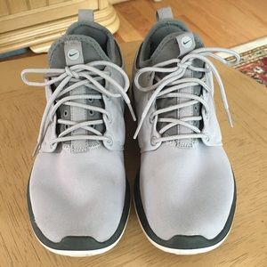 Grey Nike roshe two